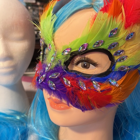 New Fairy Feathered Mask - Picture 5 of 8